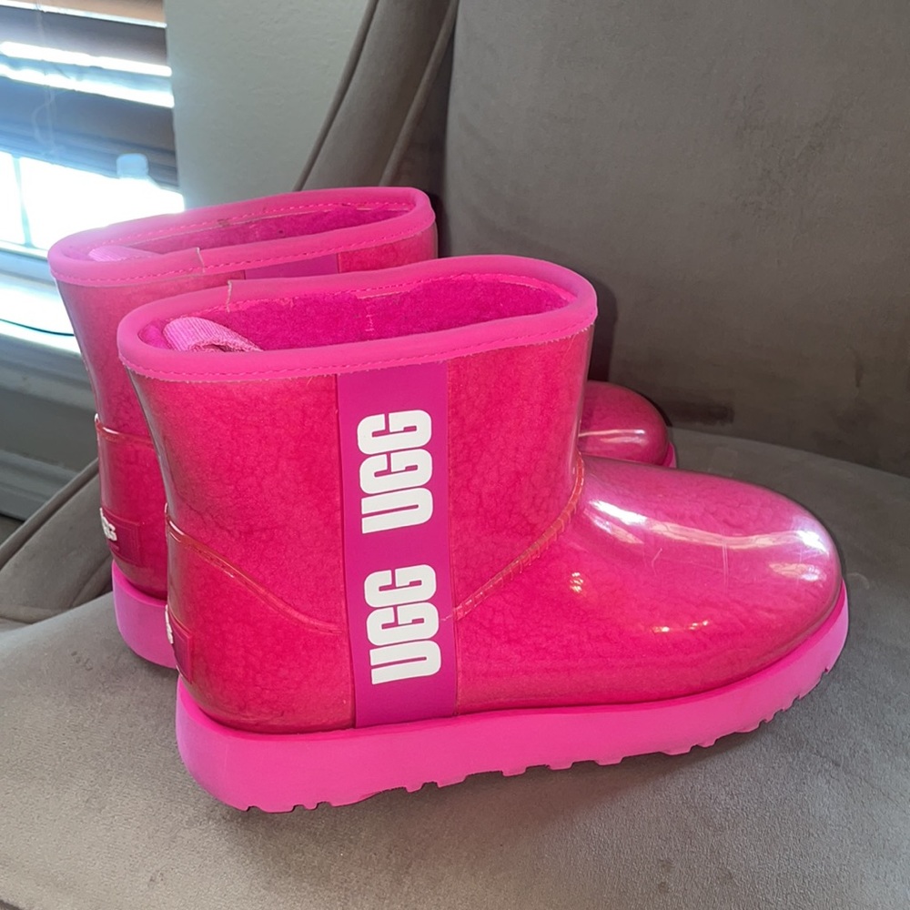 UGG - Picture 3 of 9